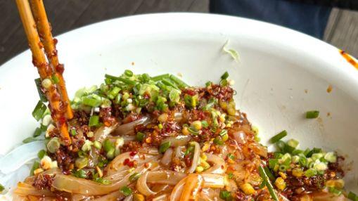 长沙刮凉粉，走街串巷的铜刮子响了几十年