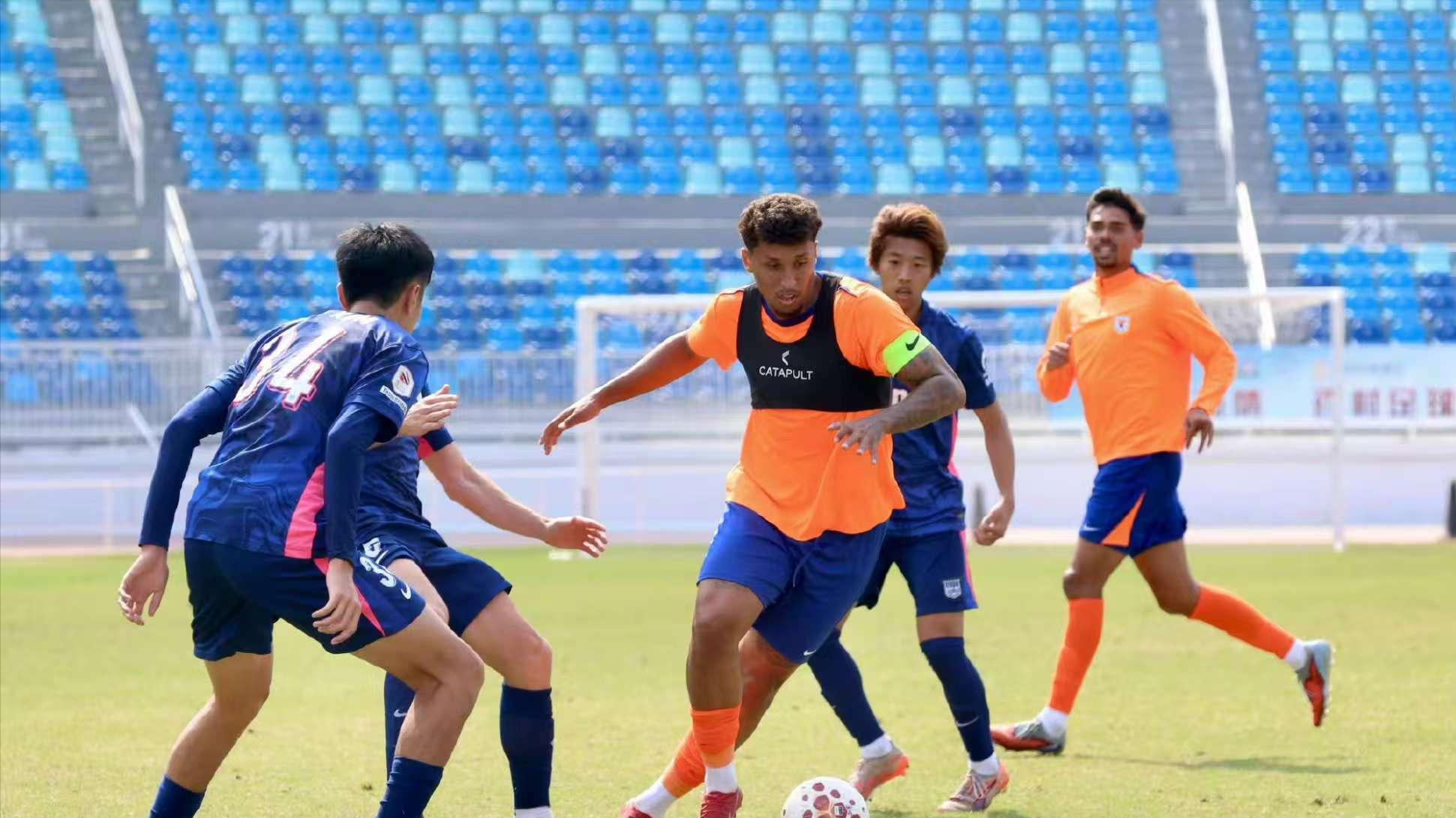 北京名记：泰山外援中卫已签约