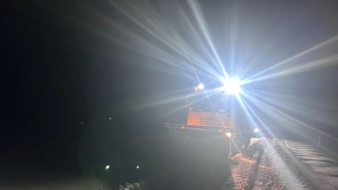 精准预判强部署 快速响应保畅通——稻城公路分局全力做好大雪天气融雪除冰保通工作