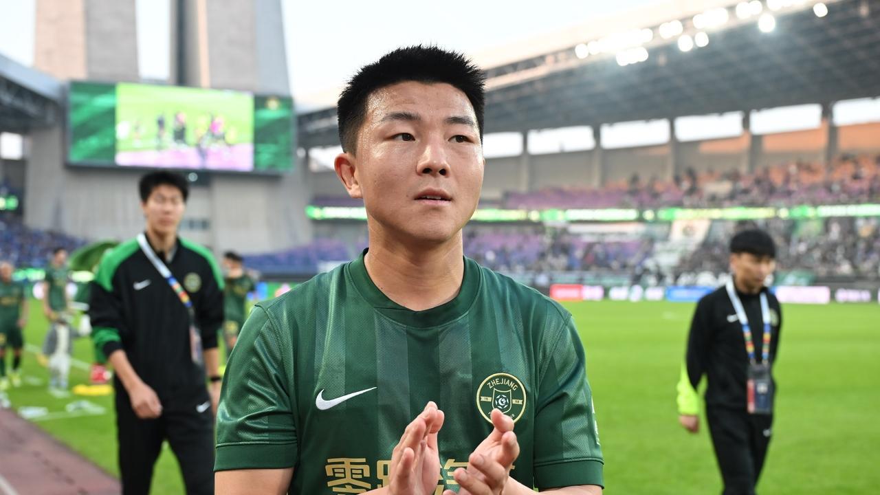 绿城队1-1上海申花，平局留下遗憾，也暗藏了三分侥幸