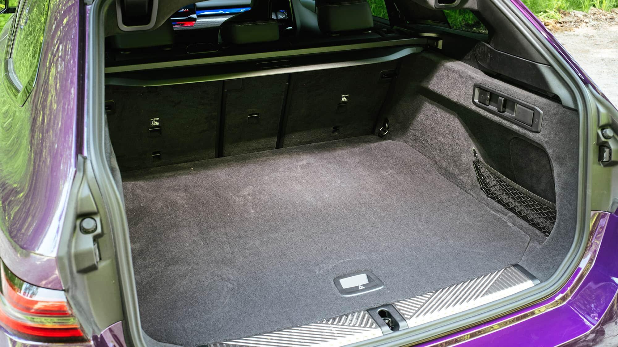 性能旅行车分水岭，RS 6让人念念不忘，M5更像理工男？