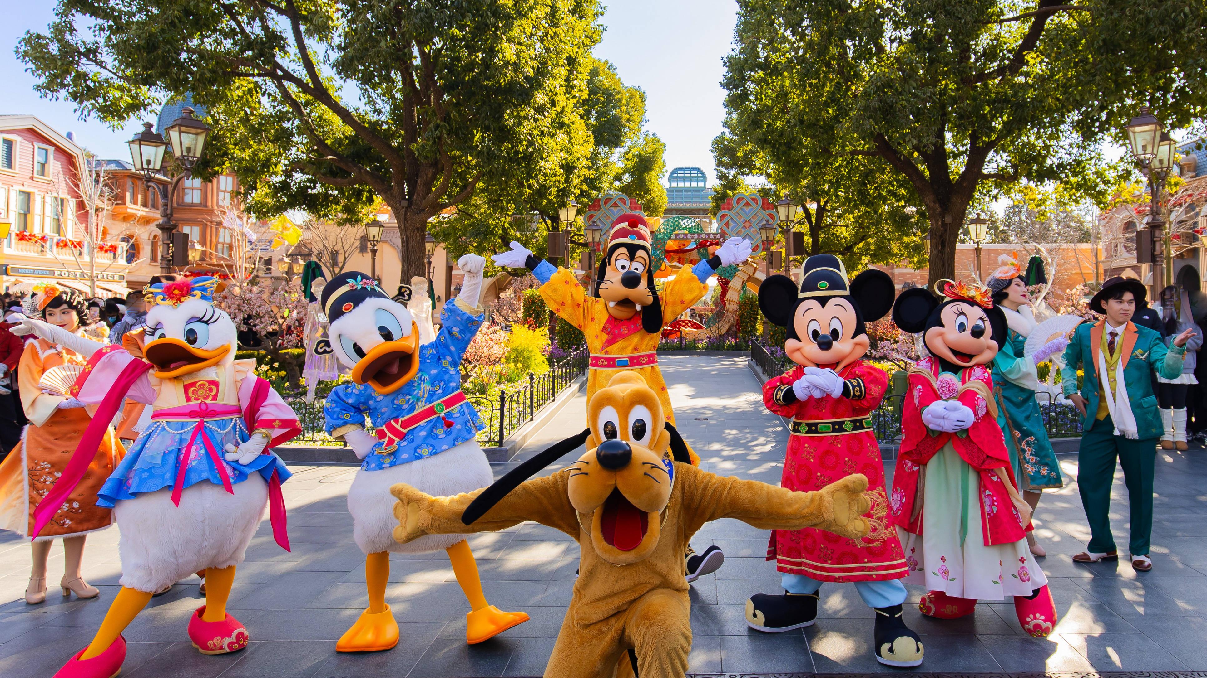 “马”上一起接奇妙，上海迪士尼度假区迎来新朋友小马红心