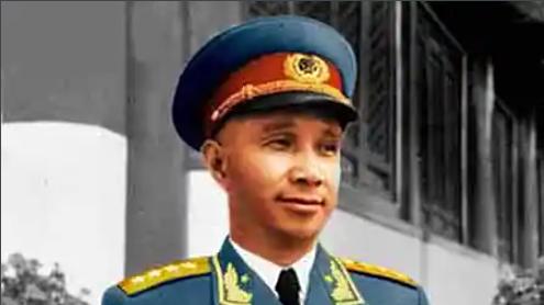 【开国十大将】之一  粟裕：战神，毛泽东说淮海战役粟裕立第一功