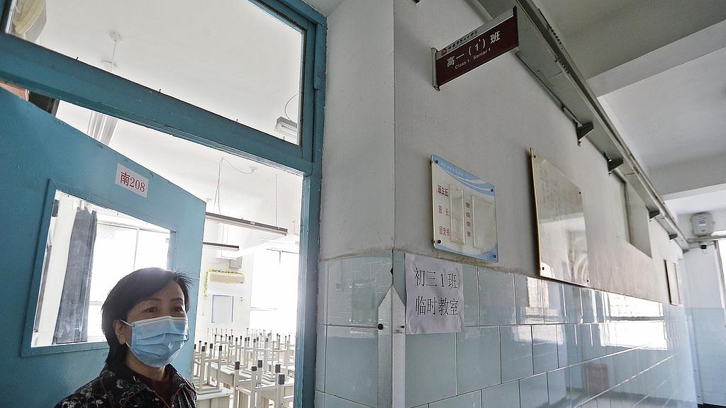 他们都在扮圣人，偏偏让老师当恶人