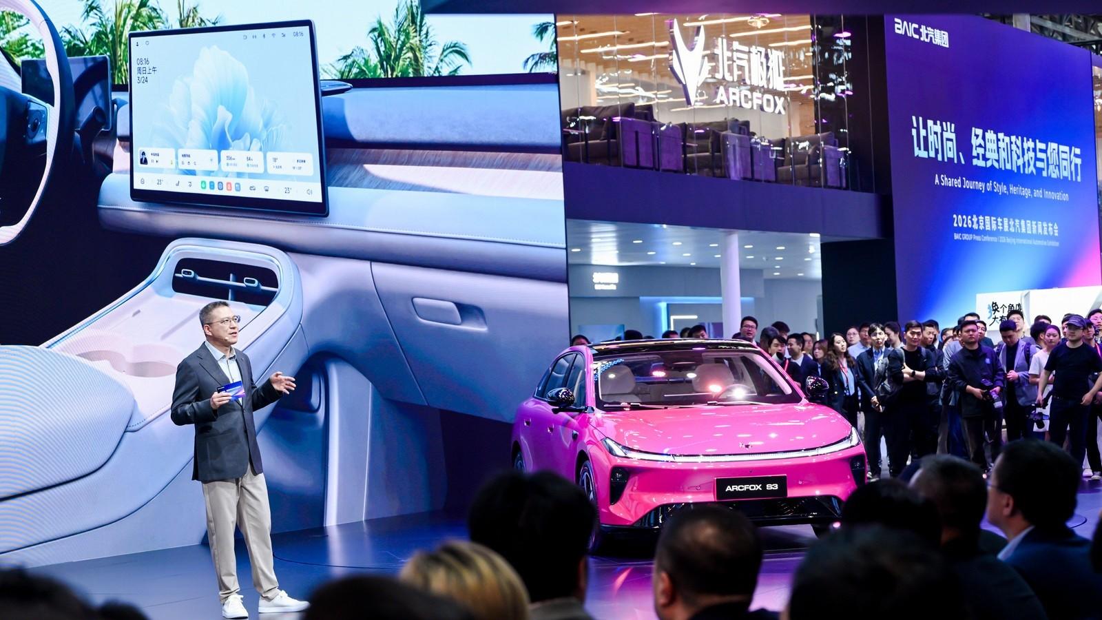 极狐S3预售价格6.48万起，99秒极速换电告别续航焦虑