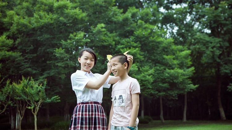 妻子强迫丈夫送房给弟弟，称没房就离婚，小舅子谎称姐夫出轨