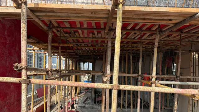 卖房承诺楼顶可搭阳光房！中垠铂悦府虚假宣传催生成片违建难根治