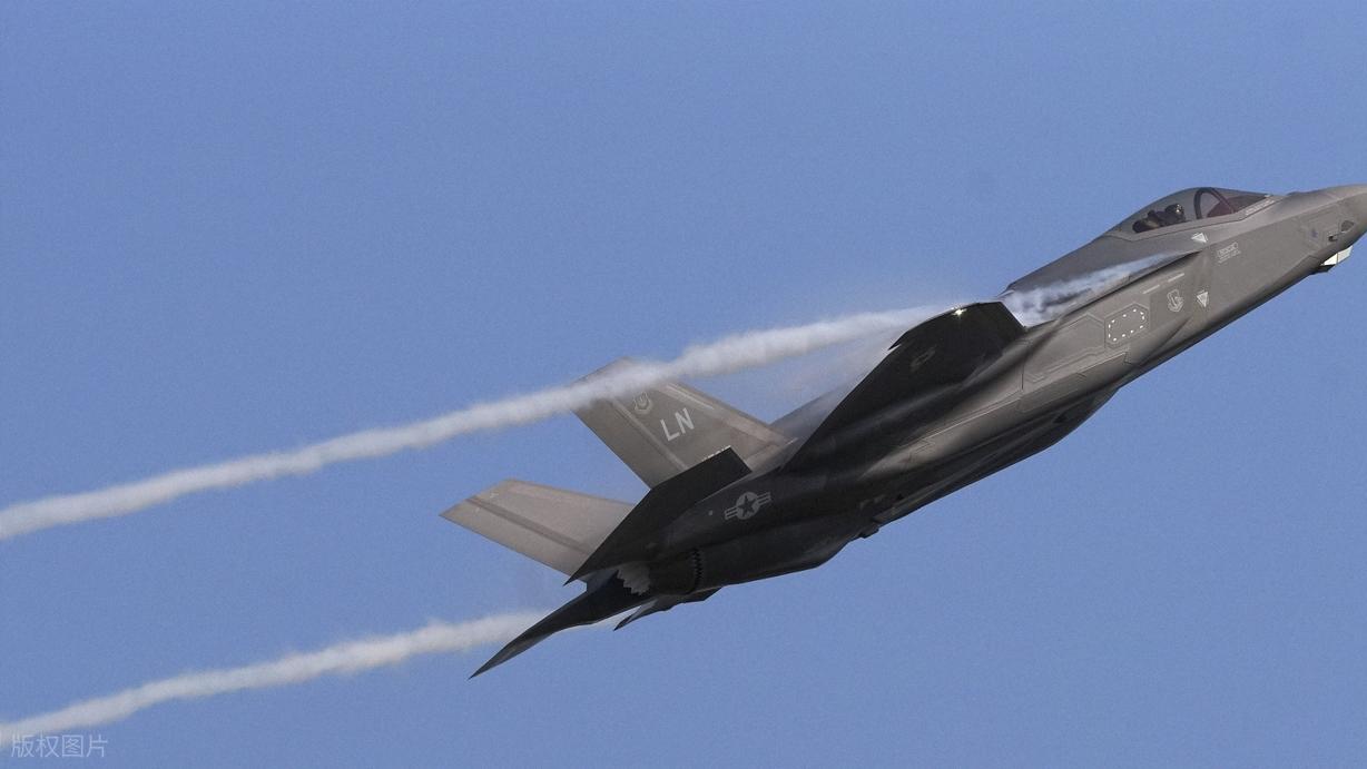 击中美军F35后，伊朗放狠话：让美以期待更多惊喜！美军不可战胜的神话正在破灭