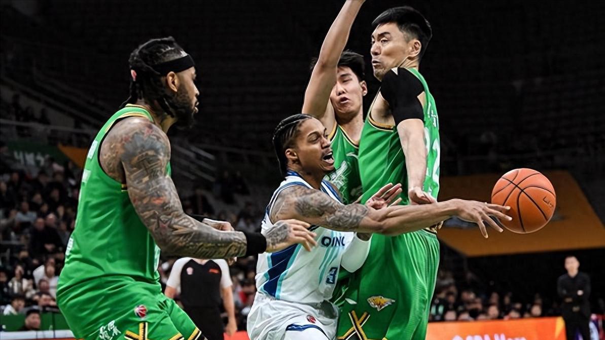 24分3篮板7助攻1抢断！继伟回归首秀满堂彩，二哥三分锁定胜局