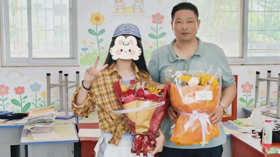 信阳市六高钱保义：三尺讲台探物理之美 一片丹心育时代英才