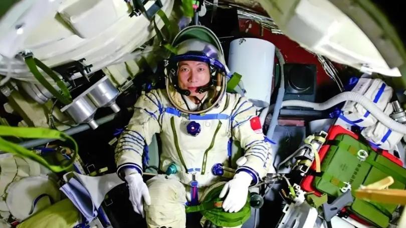 2003年杨利伟回地球后，为何再也没有上太空？比你想得还要凶险