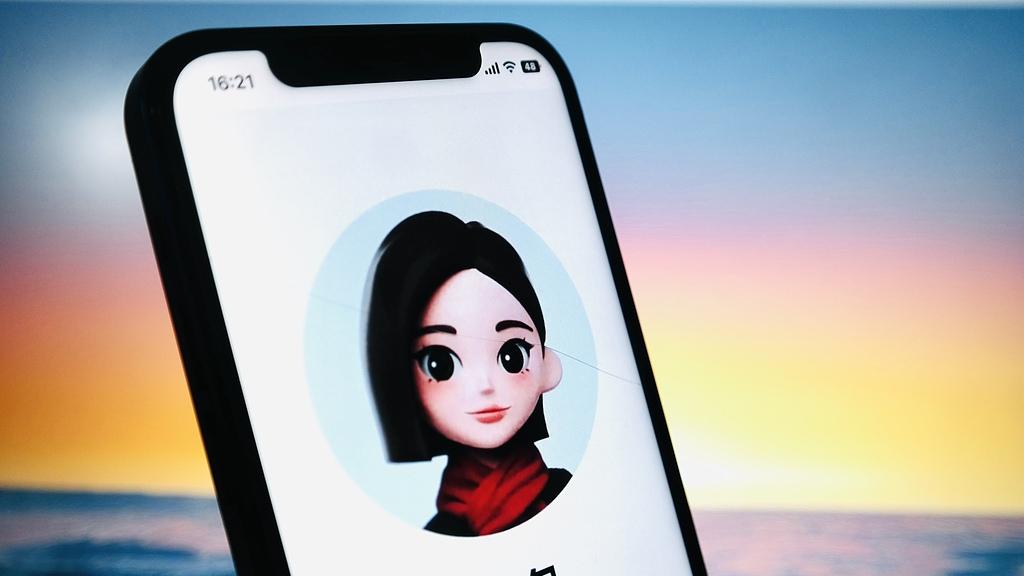 OpenAI正研发AI手机：与豆包手机理念类似，明年上半年量产