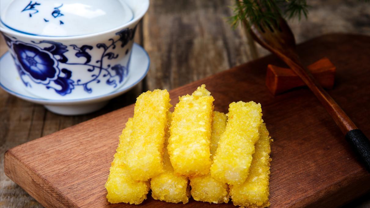 网红脆皮年糕，外面那层酥脆外壳是怎么做出来的？