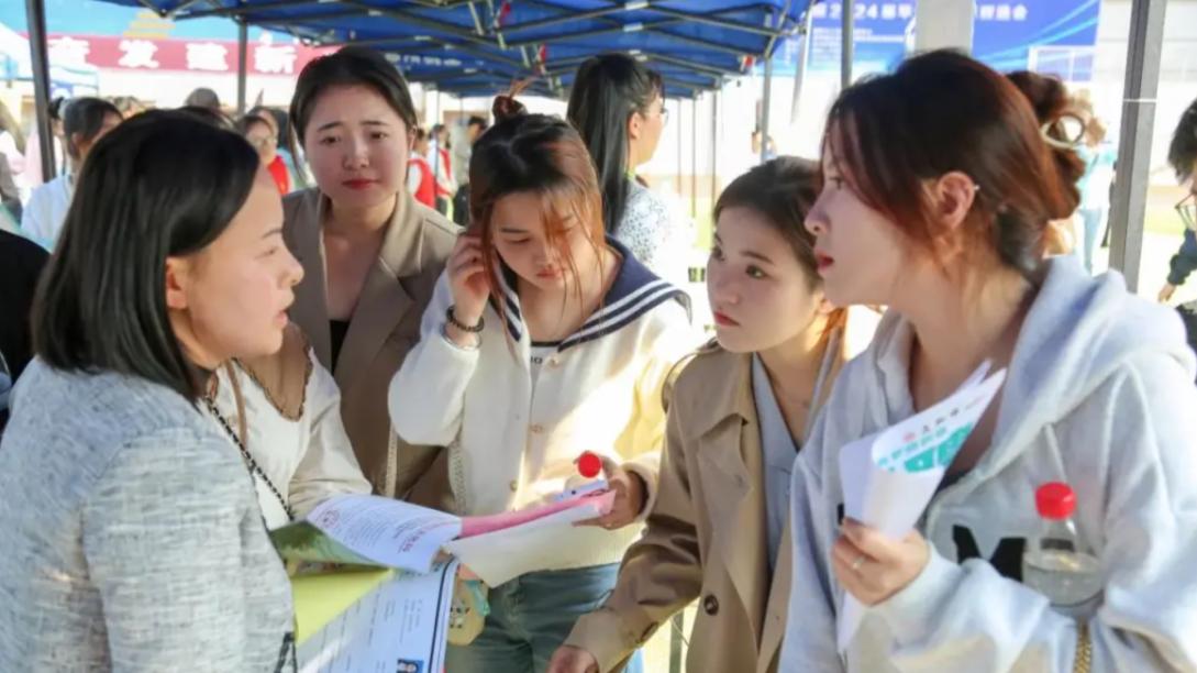 自掏腰包实习值不值？对于大学生而言，经验远比金钱更珍贵