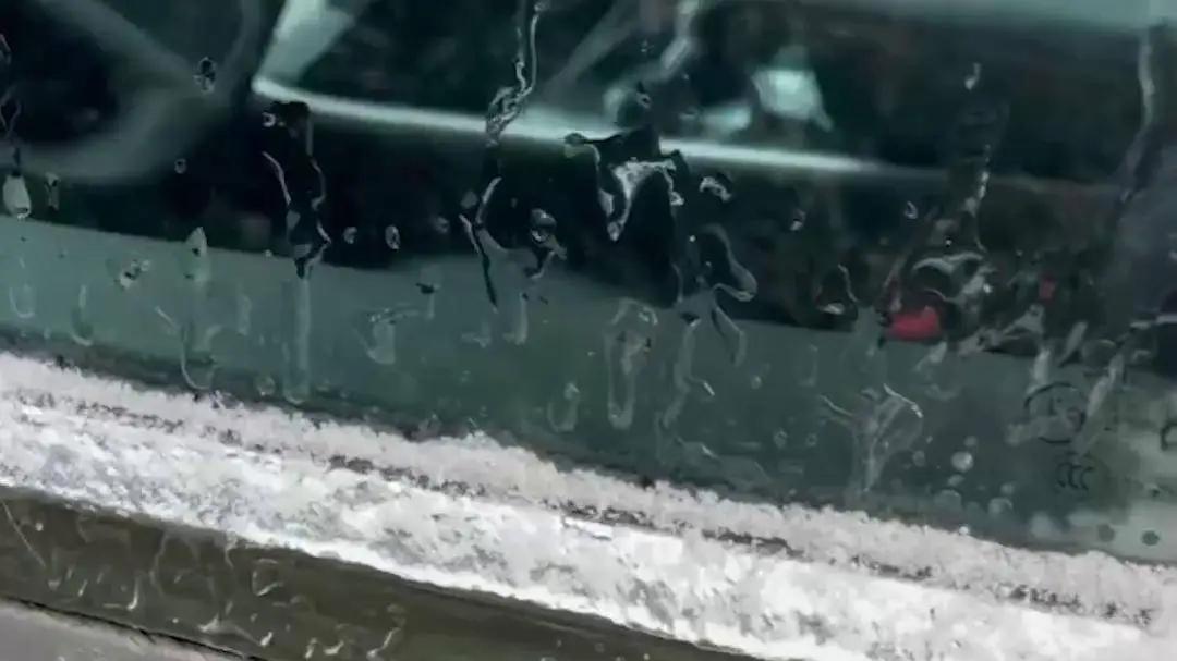 这你能受得了！隐藏门把手就是鸡肋，没啥用