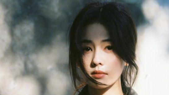 告别单薄！扁身星人叠穿法则：层次 + 材质 + 廓形全指南