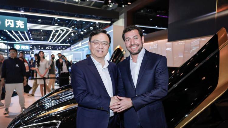 2000 万国产超跑引爆北京车展! 仰望 U9X 到底被谁买走了?