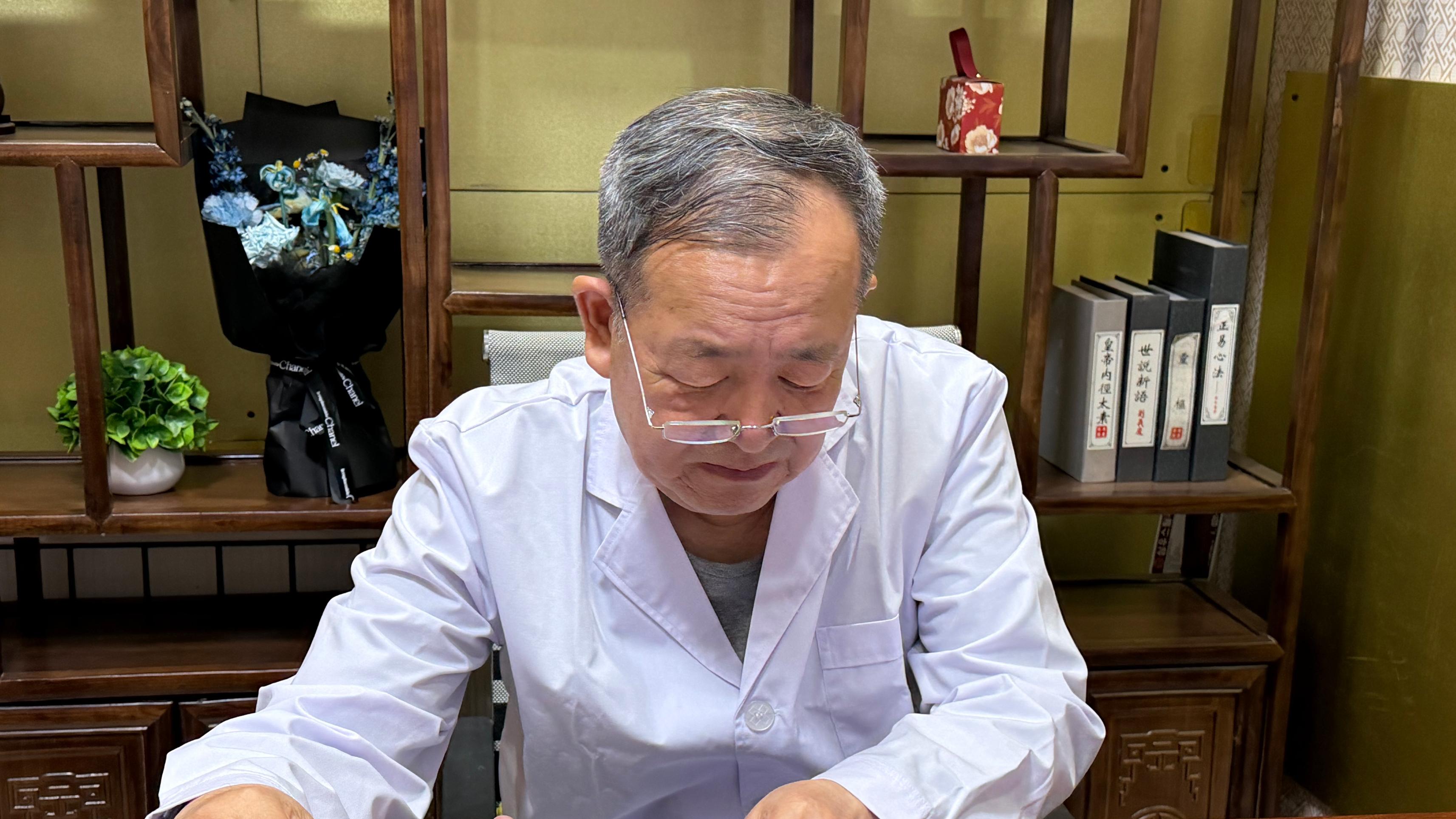 李桐医生谈端午：佩香囊、挂艾草、吃粽子，三大习俗暗藏中医养生智慧