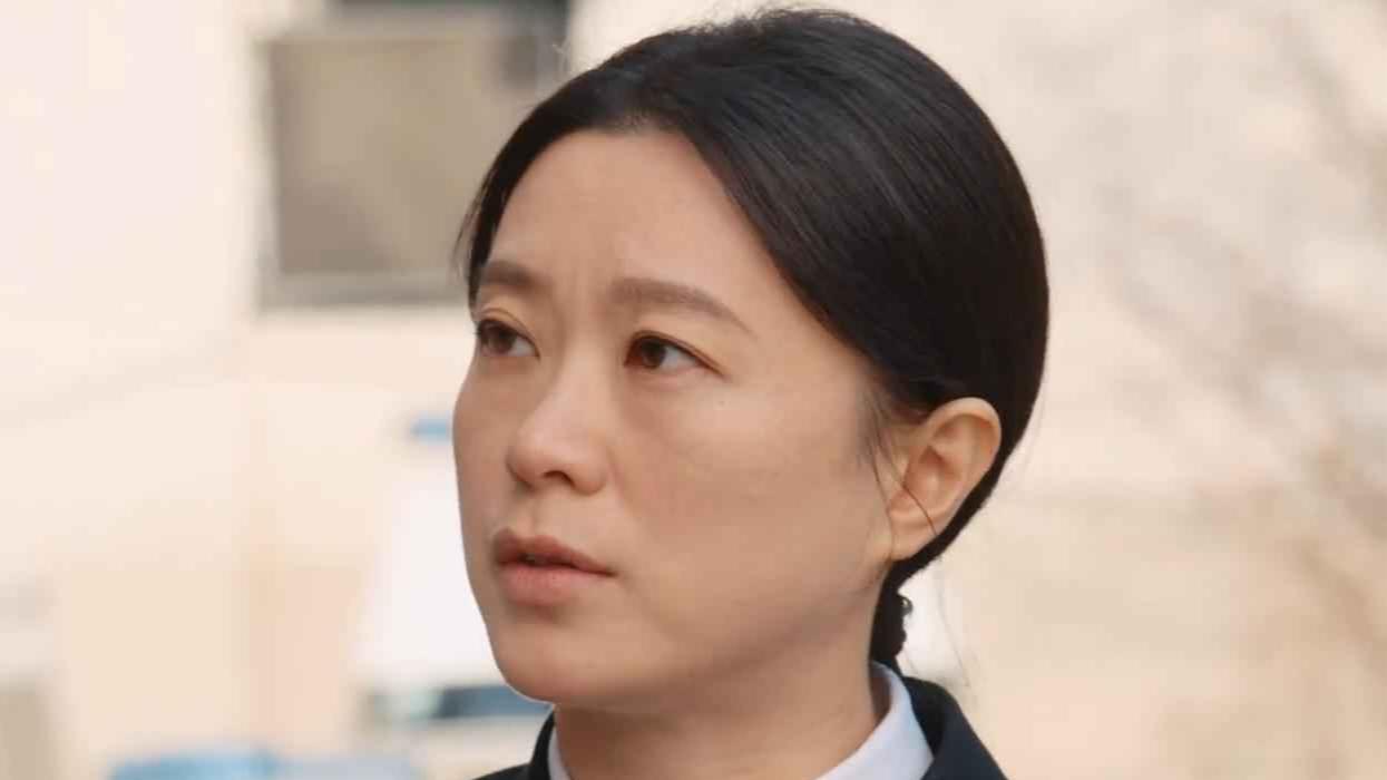 黄璐：从《我的山与海》的农村女孩到家事法官，她演的都是硬扛的人