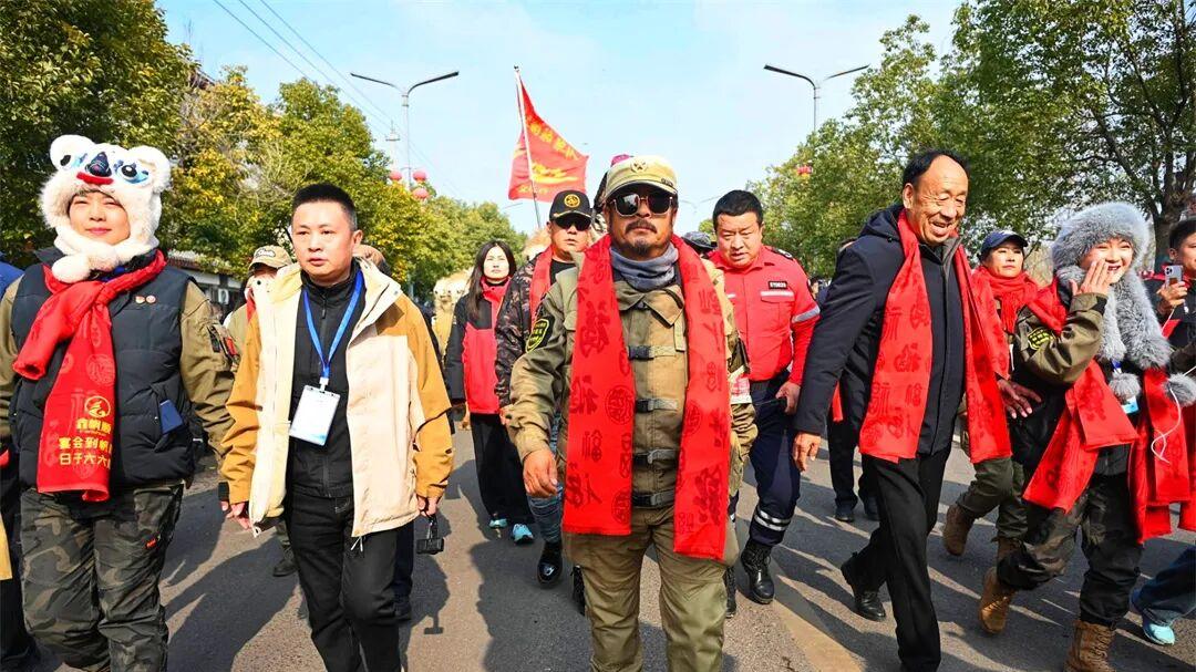 现代骆驼客！多民族队伍重走丝绸之路，136天徒步3000公里抵达洛阳！