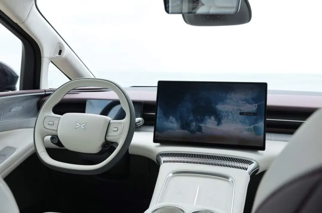 小鹏第二代VLA本月开启推送，2026款小鹏X9纯电版同步首发