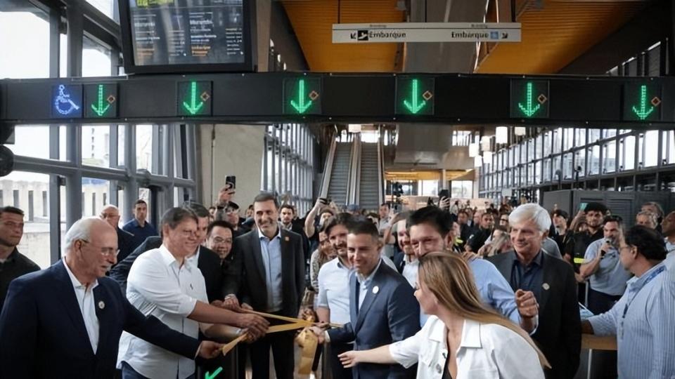 首个云轨出海落地巴西，比亚迪驶向世界，尽显中国硬核实力