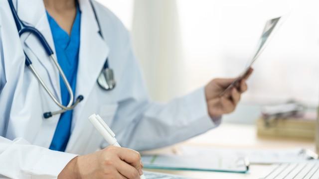 门诊雾化用药出错谁担责？口头医嘱到底算不算数？一文解读