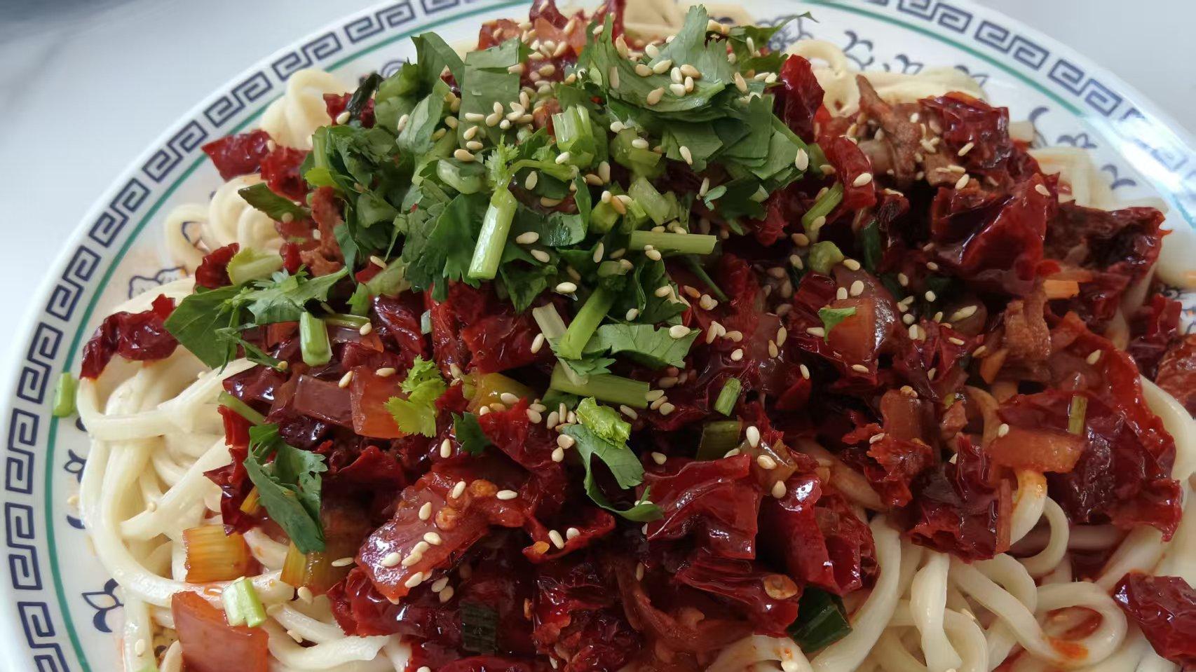 寻味宁夏：银川的辣皮子拌面哪家强，这款新晋面食能有多好吃？