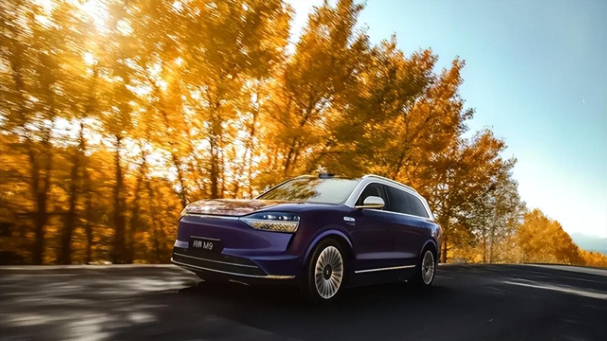 刨根问底，问界M9起火PK小米SU7起火，谁更有理？