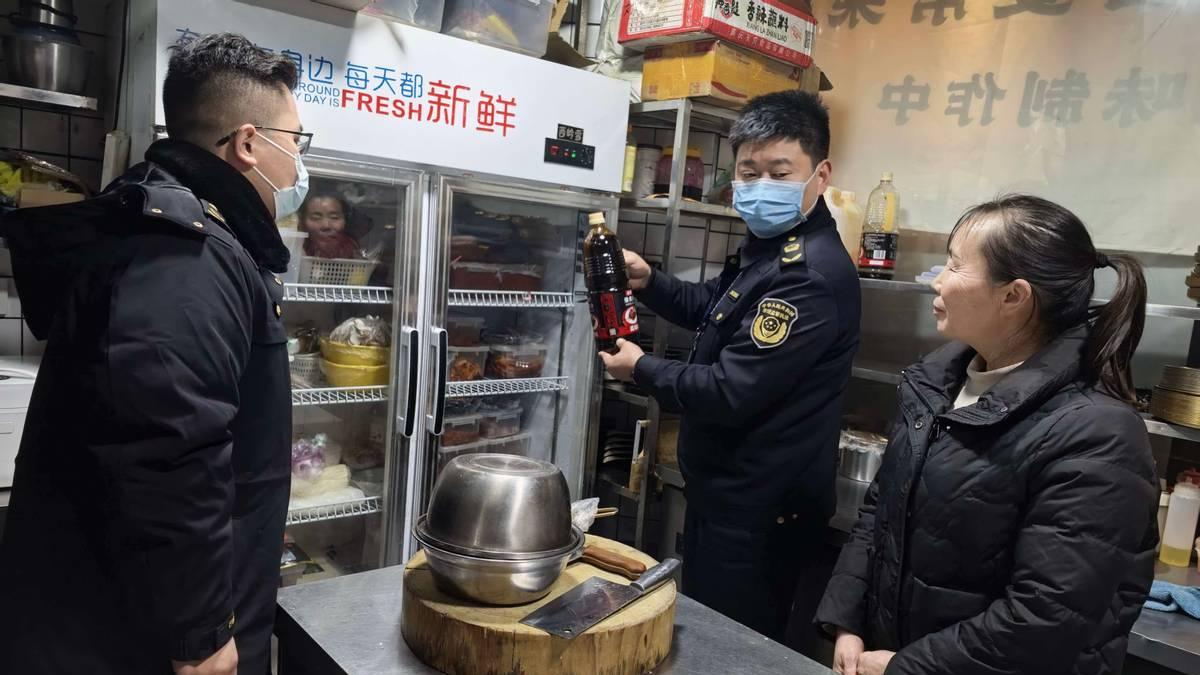 万源市市场监管局开展网络餐饮食品安全专项治理 守护群众“舌尖上的安全”