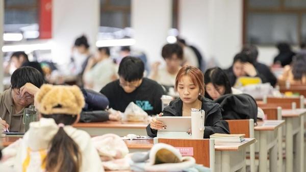 西京学院2025年成就巡礼：砥砺奋进，再谱华章-值得2026届高考生特别关注