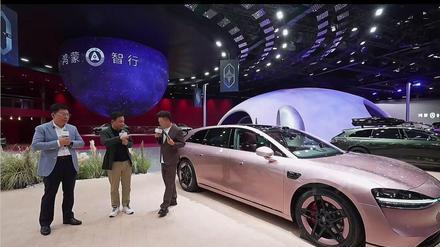 华为余承东首次回应享界S9麋鹿测试黑幕，称轮胎被放气、拧松