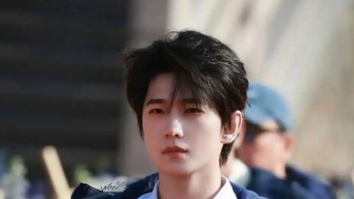 杨洋发文回应《不让江山》的争议！