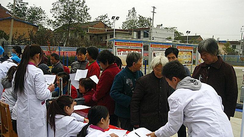 多人共用针头采血，这是搞趁火打劫