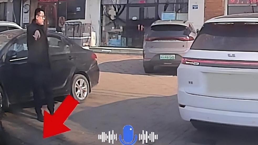 女司机挪车纠纷动手，报警后却被视频 “打脸”，太荒唐！