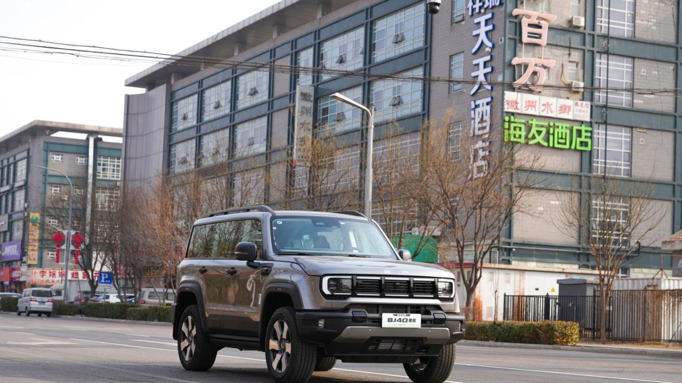 冰雪路上不慌张，BJ40增程元境智行版靠什么稳稳前行？