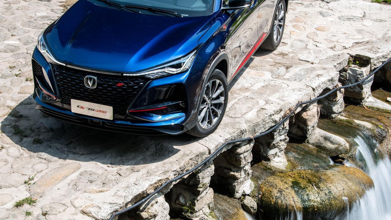 第九篇：10万内落地，颜值高、配置全的3款轿车，年轻人第一辆车首选