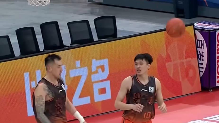 又赢了！CBA劲旅豪取7连胜，外援38分挡不住，本土核心9分