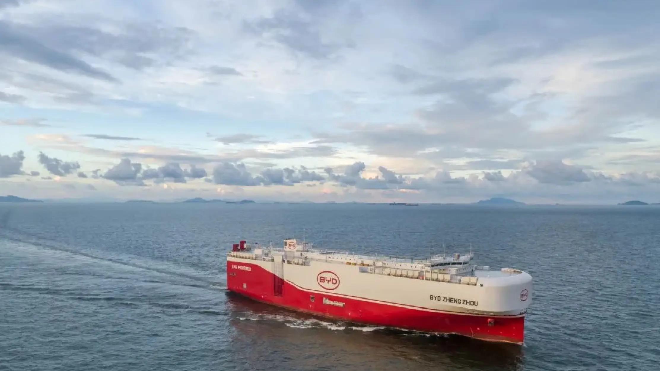 全球销冠 比亚迪2025年纯电车型销量超越特斯拉