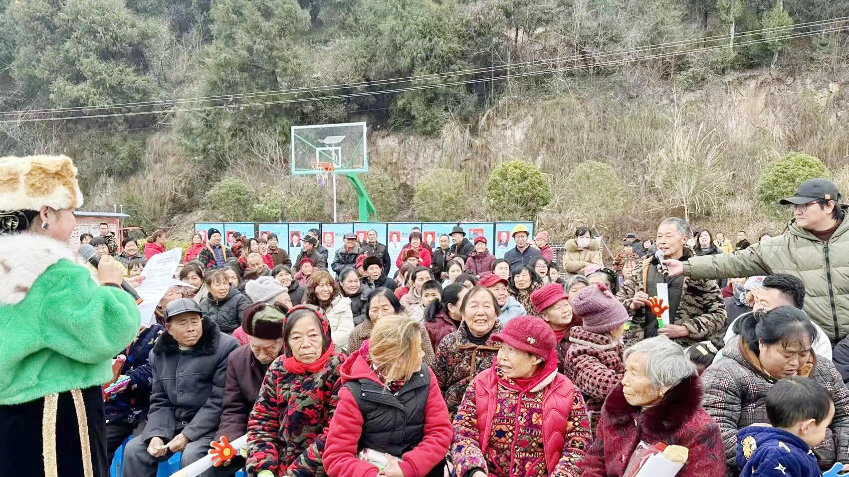 新春走基层·绵阳梓潼 | 檬桠村：文润绵州 这场村晚人人都是主角