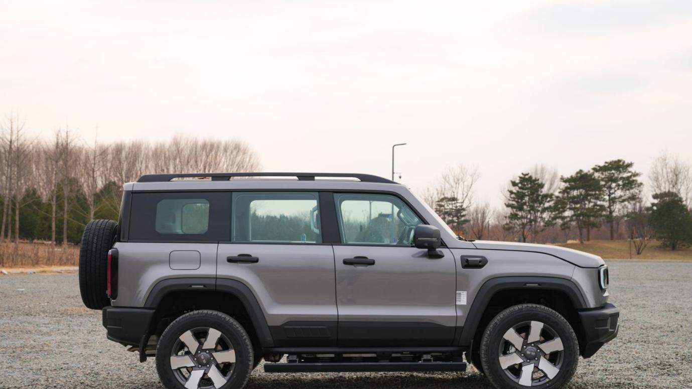 硬派新能源SUV怎么挑？从BJ40增程元境智行版看三个关键安全维度