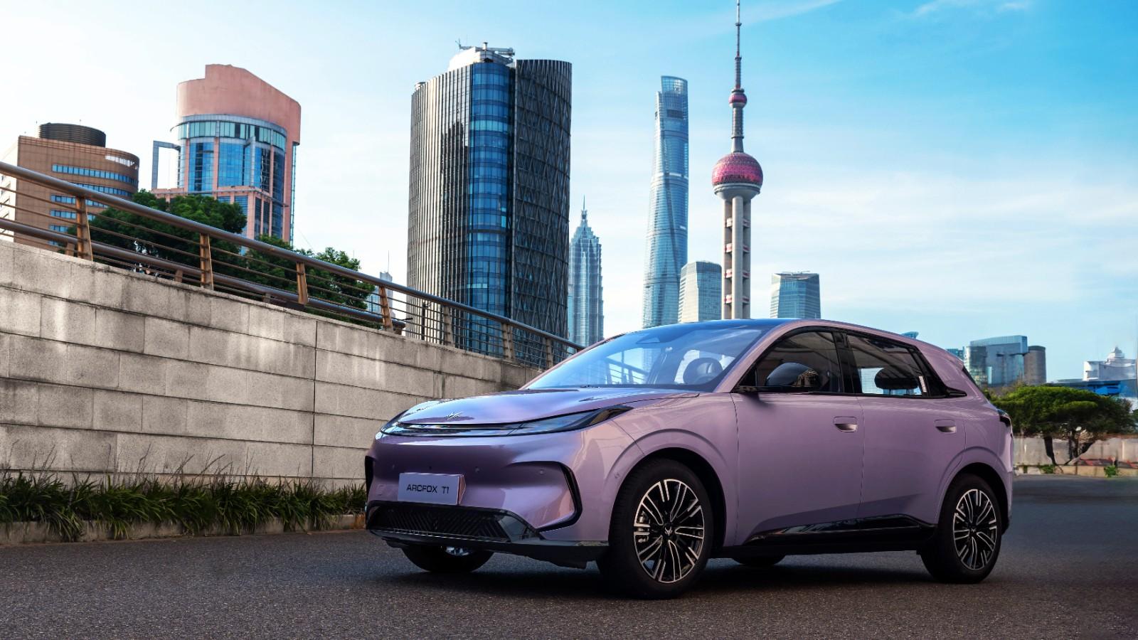谁更懂用户需求 极狐T1 6.88万起储物设计远超MG4