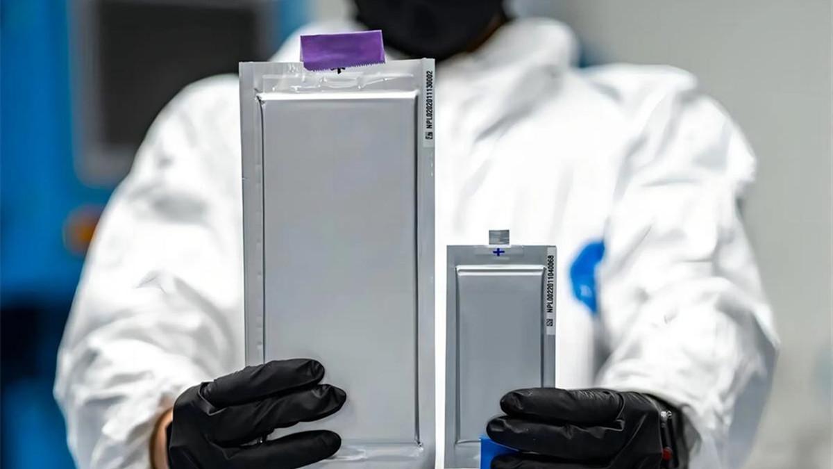 固态电池量产抢滩，高端车型谁能先拔头筹？