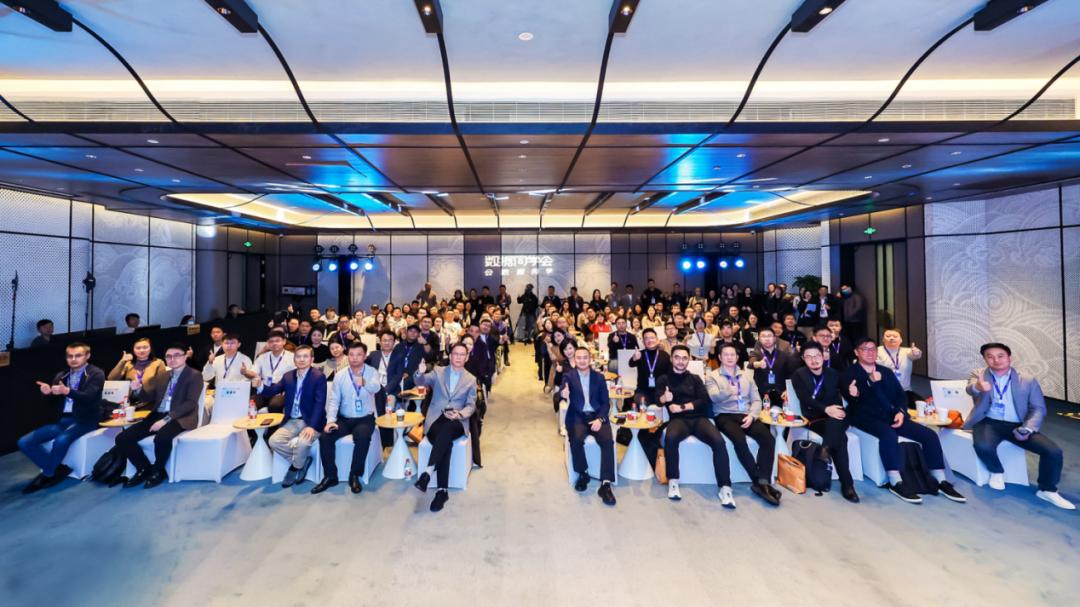 “CEO还需要CIO吗？”——一顿年夜饭，击中了AI时代的管理焦虑