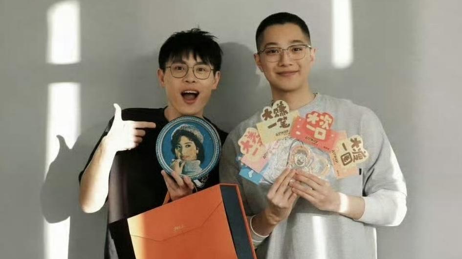 赖冠霖“改头换面”：从顶流爱豆到素人大叔的破圈之路