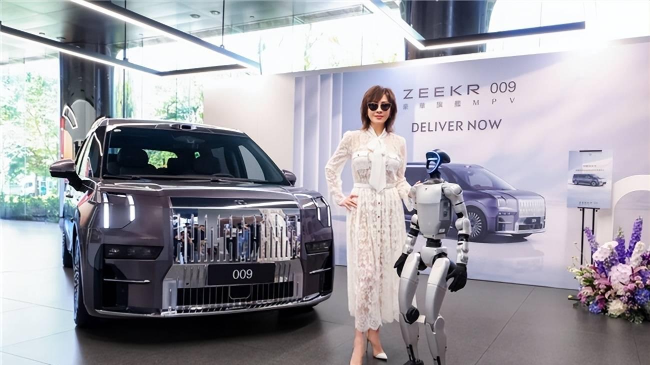 问：内娱明星爱坐什么车丨答：极氪009