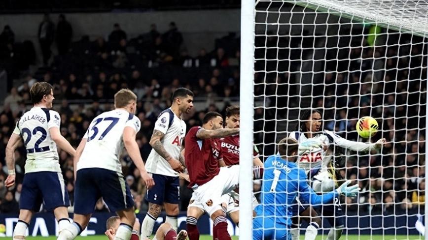 戴维斯重伤热刺是输球又输人，主帅法兰克成热门