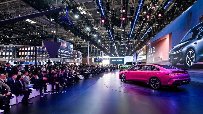 能躺平可换电！极狐S3预售6.48万元起