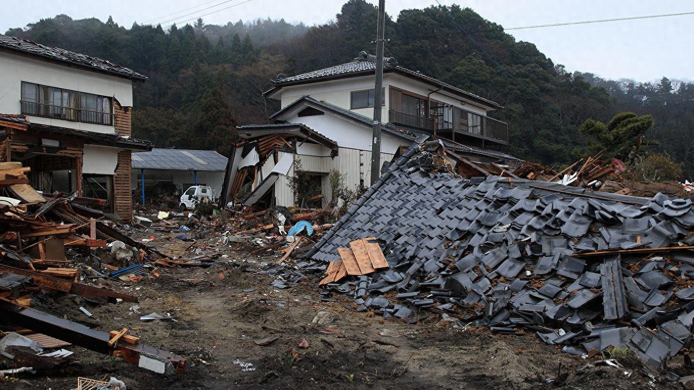 “回旋震”把日本向东推动6毫米，全球首次证实：从地核反弹的地震波触发地表板块滑动