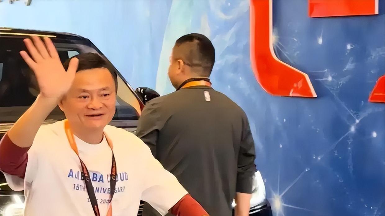 马云前助理去世 一干就是15年 马云夫妇送花圈